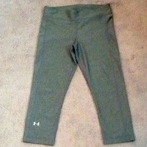 Under Armour workout capris EUC